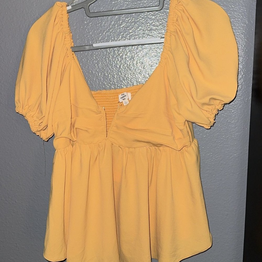 entro mustard dressy top